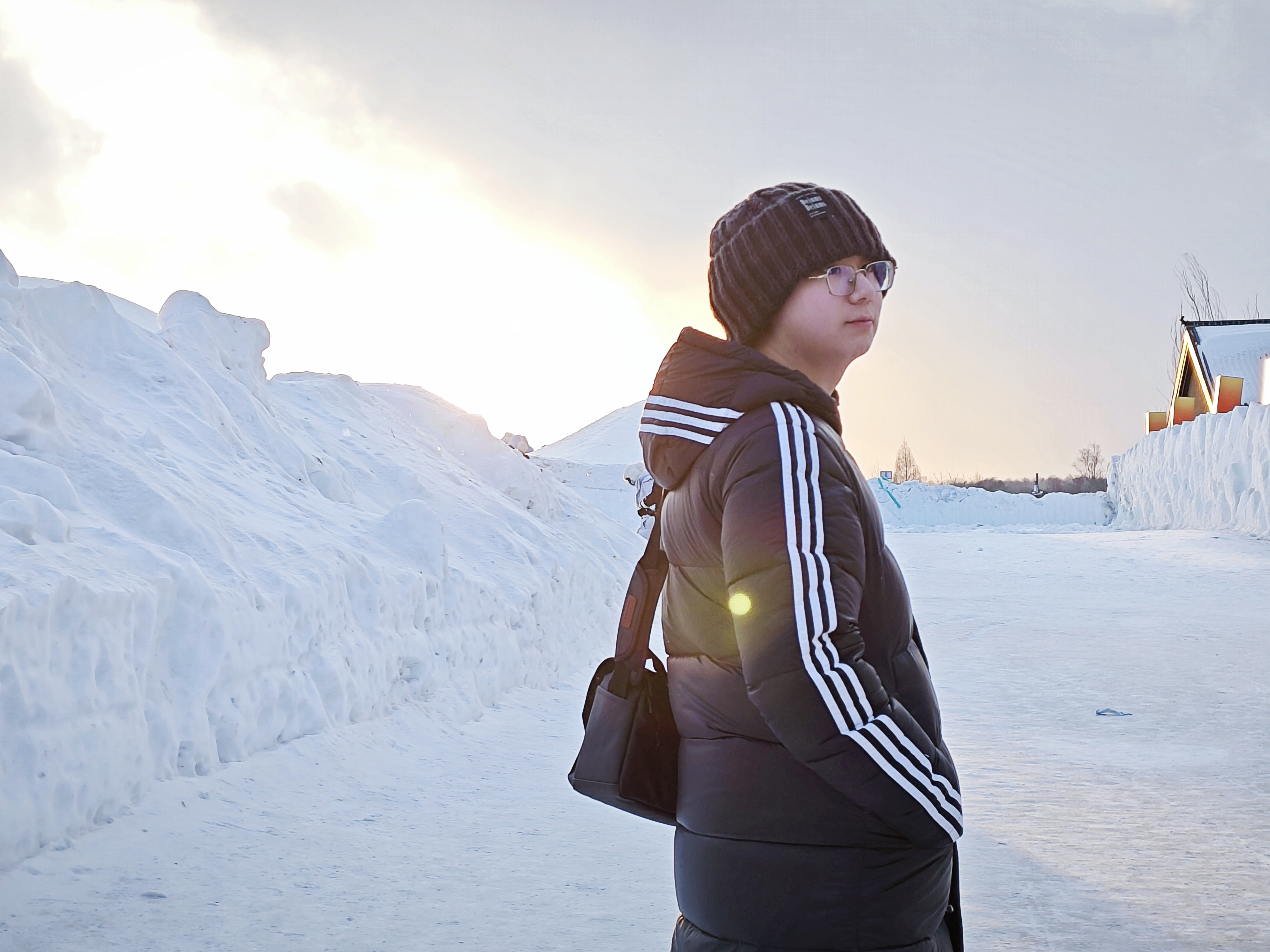 Yijun Shen (沈逸骏)